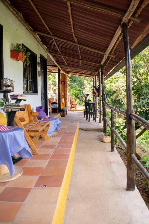 Hotel Campestre Abrazo Del Angel Aratoca Exterior foto
